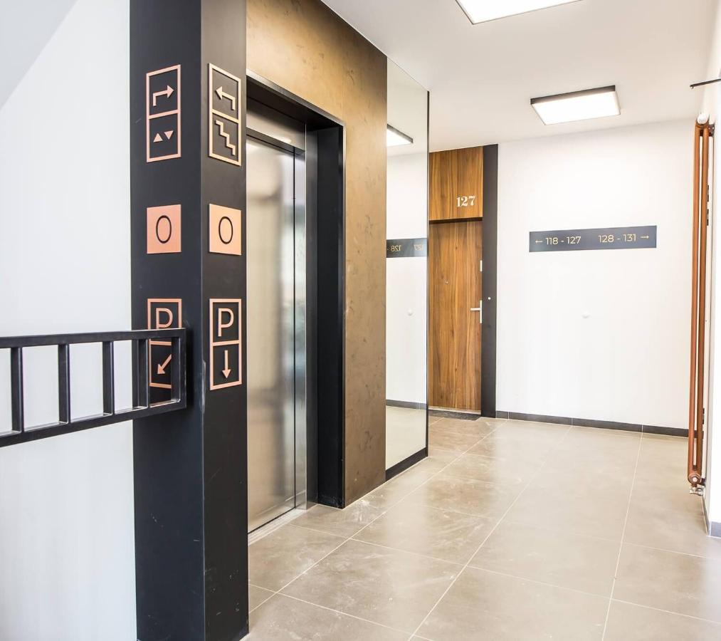 Marvels Place With Parking And Ac Krakow Ngoại thất bức ảnh